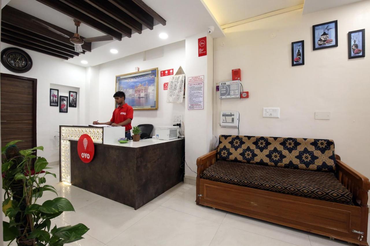Oyo 9732 Amar Motel Nayagaon Luaran gambar