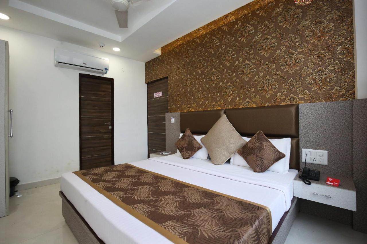 Oyo 9732 Amar Motel Nayagaon Luaran gambar