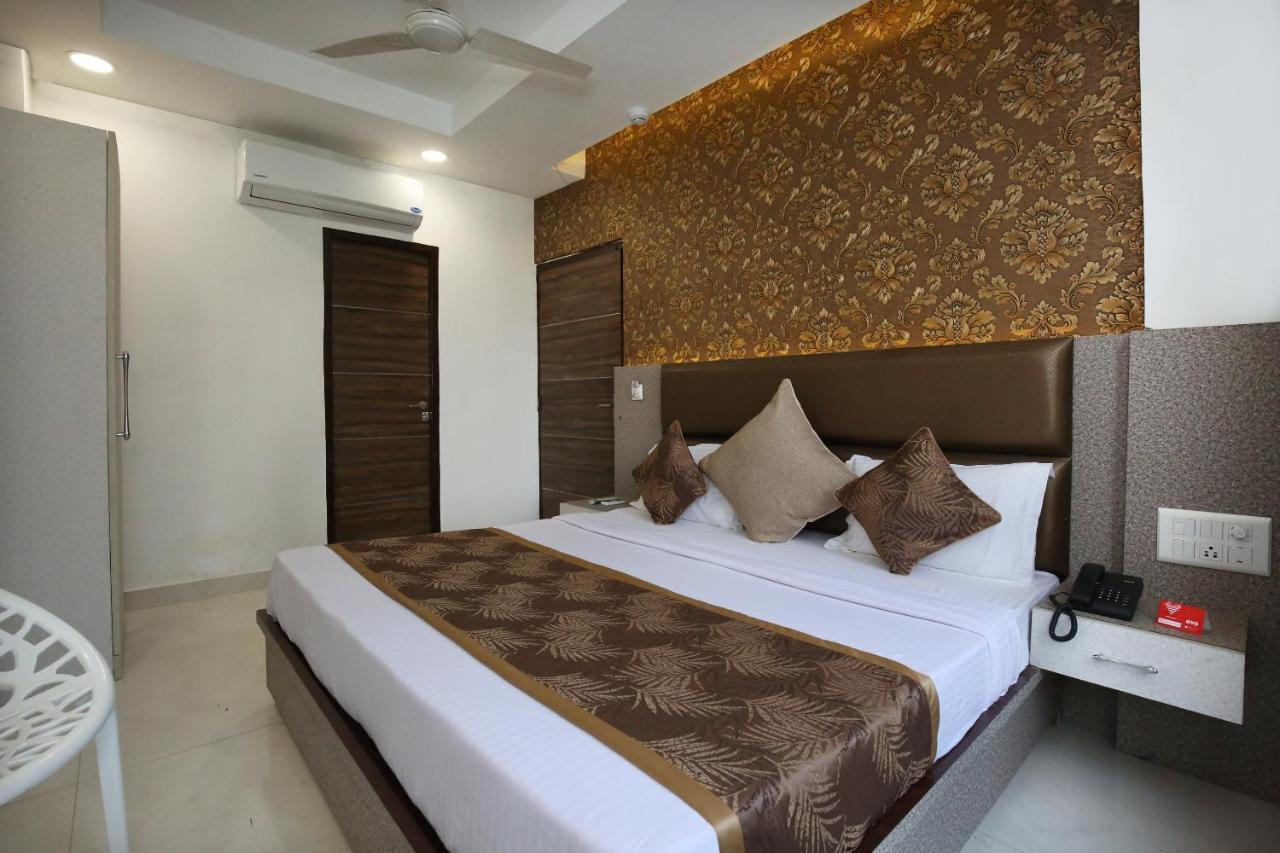 Oyo 9732 Amar Motel Nayagaon Luaran gambar