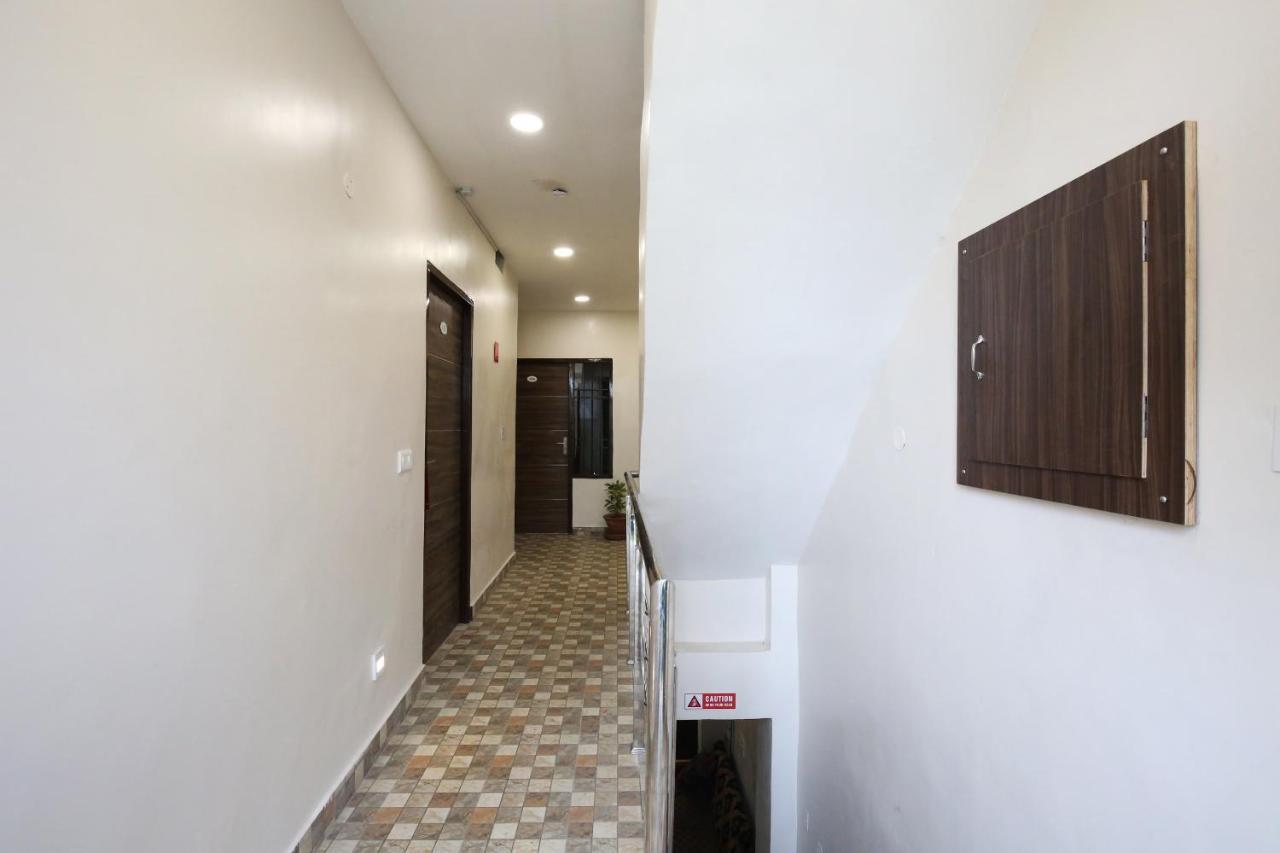 Oyo 9732 Amar Motel Nayagaon Luaran gambar