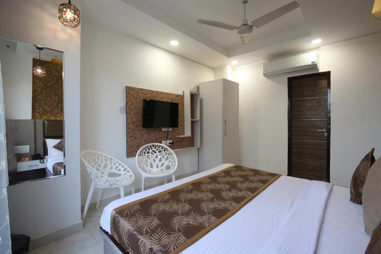 Oyo 9732 Amar Motel Nayagaon Luaran gambar